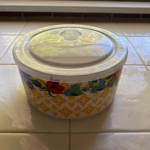 the pioneer women ceramic bowl with lid